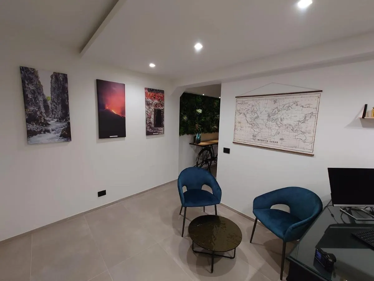 Don Turi - Charming Room Giardini Naxos