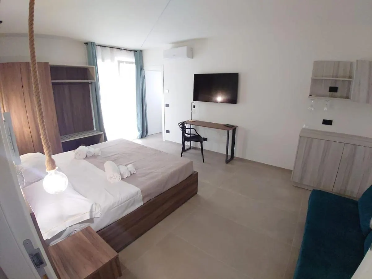 Don Turi - Charming Room Giardini Naxos 0*,